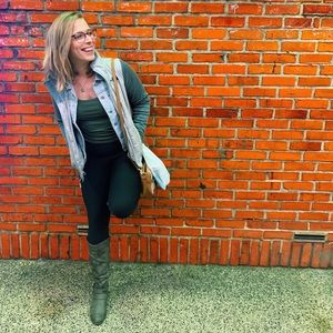 🌻Meet your posher🌻